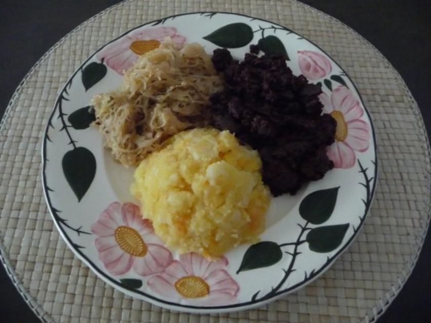 Hauptgericht : Blutwurst an Sauerkraut und Dreierlei - Stampf - Rezept ...