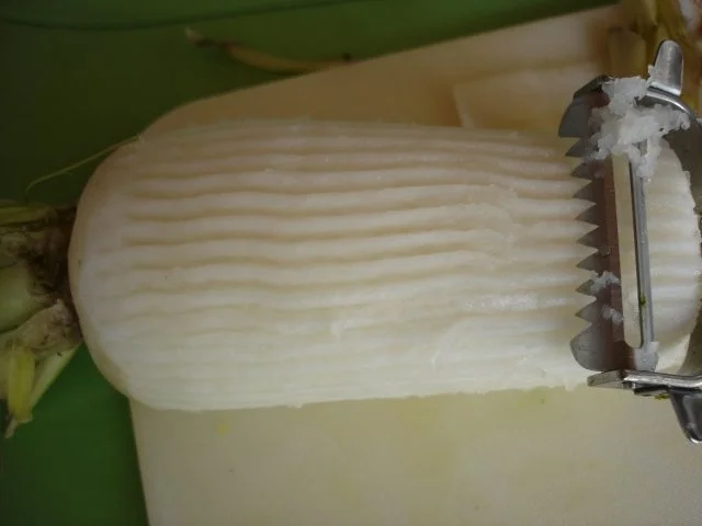 Champignonrührei mit Rettichsalat - Rezept - Bild Nr. 2