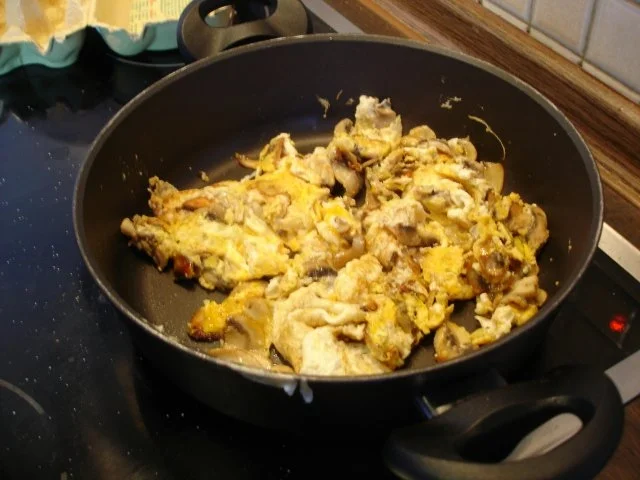 Champignonrührei mit Rettichsalat - Rezept - Bild Nr. 14