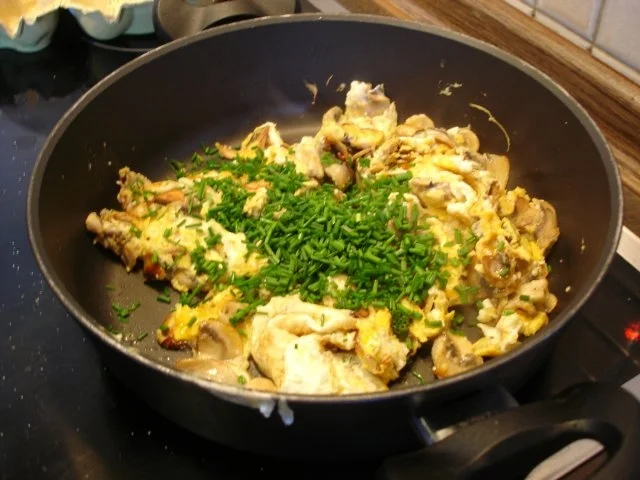 Champignonrührei mit Rettichsalat - Rezept - Bild Nr. 15