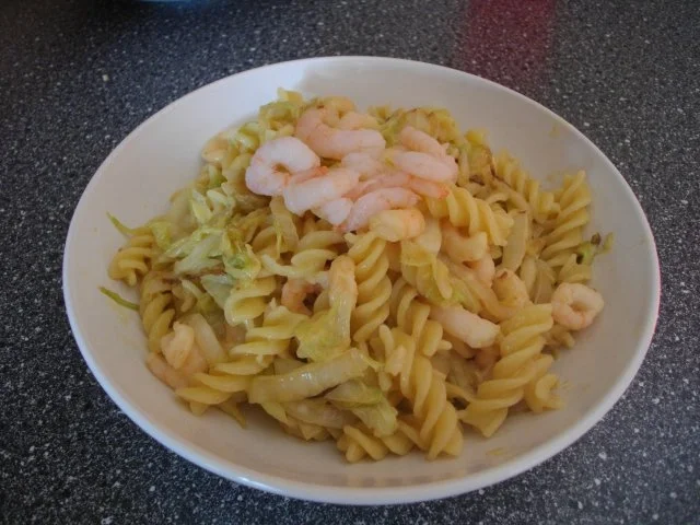 Krabbennudeln mit Orangen-Curry-Soße - Rezept
