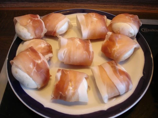 Rezept: Champignons im Speckmantel Bild Nr. 2 Champignons im Speckmantel - Rezept - Bild Nr. 2