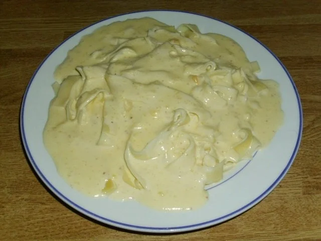 Rezept: schnelle Käsesahnesoße schnelle Käsesahnesoße - Rezept