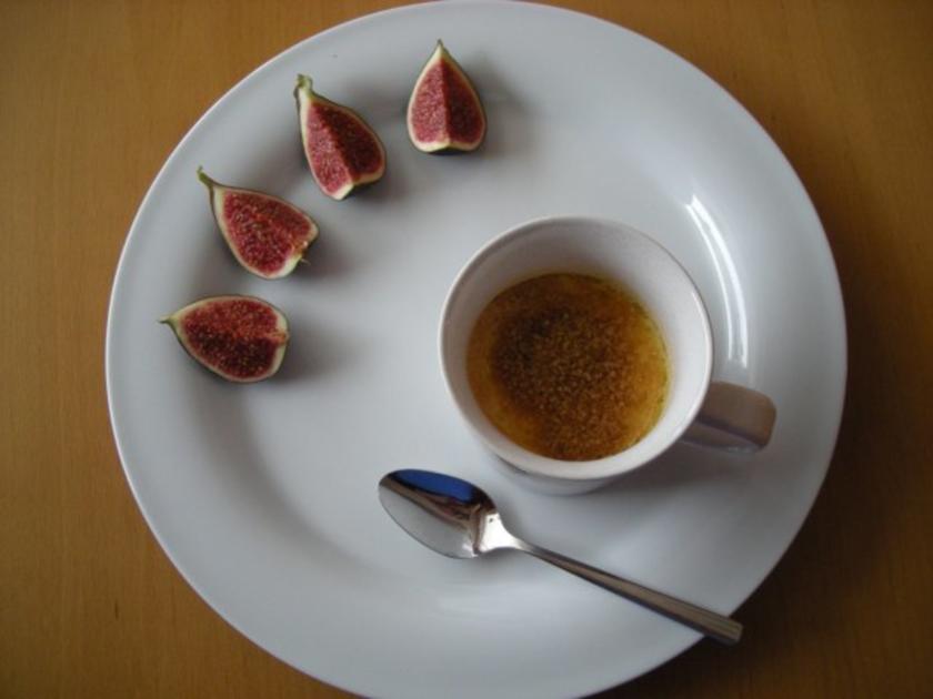 Panna Cotta mit Tonkabohne an Feigen nature - Rezept - kochbar.de