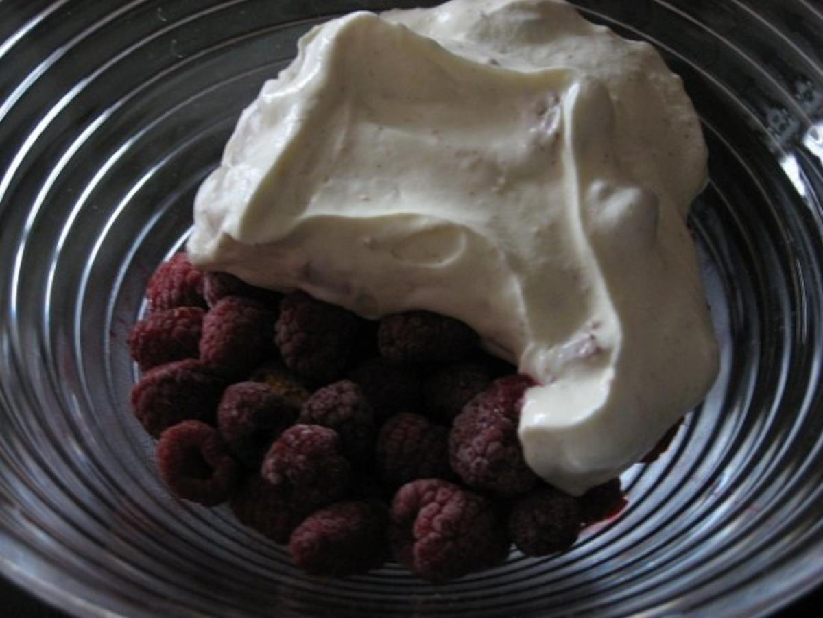 Himbeerdessert mit Eierlikörsahnequark - Rezept - Bild Nr. 2