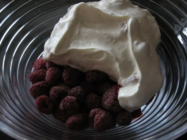 Himbeerdessert mit Eierlikörsahnequark - Rezept - Bild Nr. 2