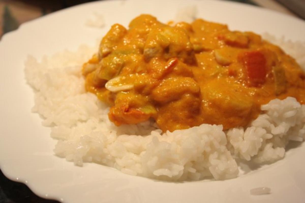 Geflügel, Huhn: Hähnchen-Kürbis-Curry mit Erdnüsse und Reis - Rezept ...
