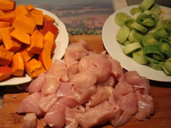 Rezept: Geflügel, Huhn: Hähnchen-Kürbis-Curry mit Erdnüsse und Reis Bild Nr. 3 Geflügel, Huhn: Hähnchen-Kürbis-Curry mit Erdnüsse und Reis - Rezept - Bild Nr. 3