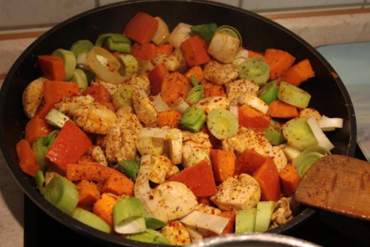 Geflügel, Huhn: Hähnchen-Kürbis-Curry mit Erdnüsse und Reis - Rezept - Bild Nr. 4