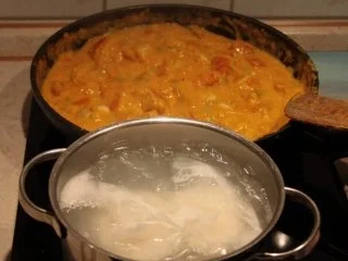 Rezept: Geflügel, Huhn: Hähnchen-Kürbis-Curry mit Erdnüsse und Reis Bild Nr. 5 Geflügel, Huhn: Hähnchen-Kürbis-Curry mit Erdnüsse und Reis - Rezept - Bild Nr. 5