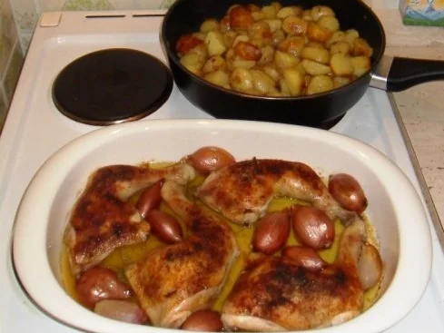 knusprige Hähnchenschenkel mit Rosmarinkartoffeln - Rezept - Bild Nr. 6