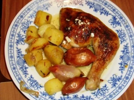 knusprige Hähnchenschenkel mit Rosmarinkartoffeln - Rezept - Bild Nr. 7