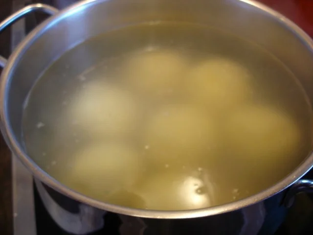 Schäufele mit Sauerkraut und Knödel - Rezept - Bild Nr. 21