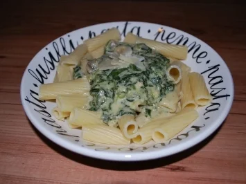 Rezept: Penne mit Spinat-Gorgonzola-Sauce Penne mit Spinat-Gorgonzola-Sauce - Rezept