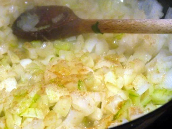 Rezept: Zwiebelhähnchen mit Ofentomaten Bild Nr. 5 Zwiebelhähnchen mit Ofentomaten - Rezept - Bild Nr. 5