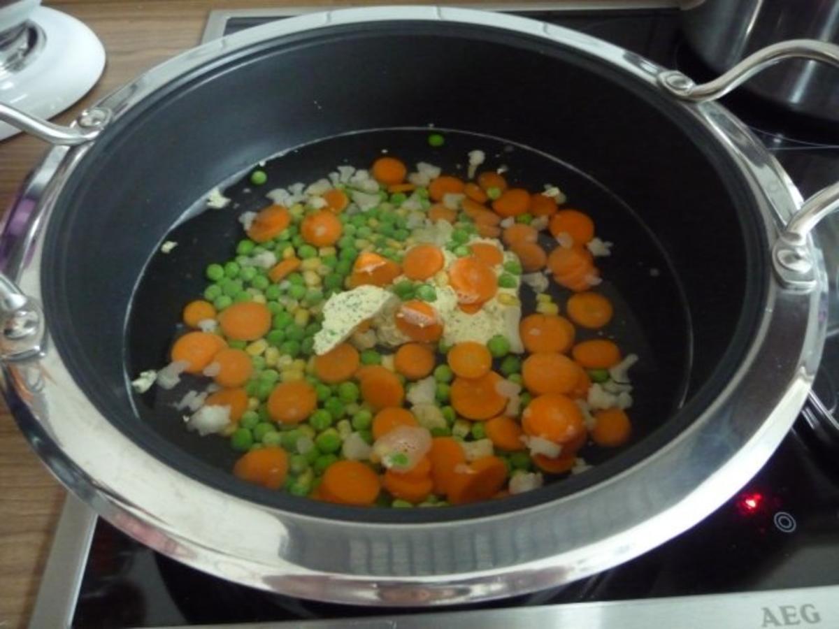 Suppen & Eintöpfe : Leberknödelsuppe mit Maultaschen - Rezept - Bild Nr. 3