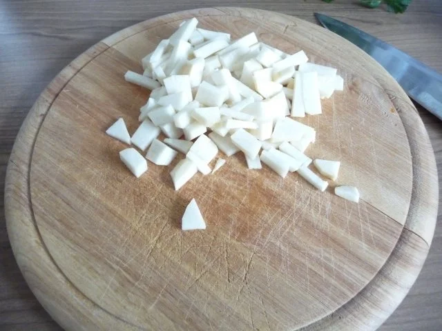 Suppen & Eintöpfe : Leberknödelsuppe mit Maultaschen - Rezept - Bild Nr. 4