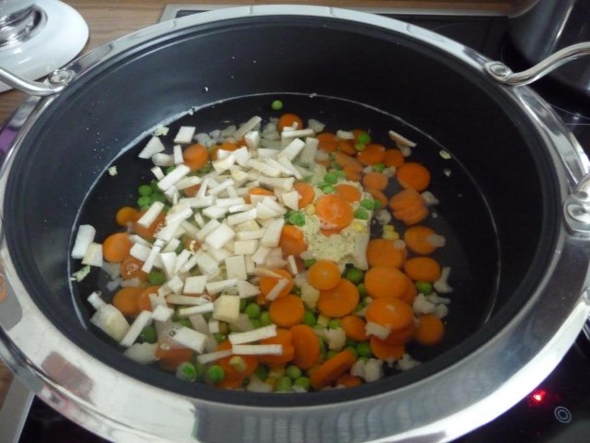 Suppen & Eintöpfe : Leberknödelsuppe mit Maultaschen - Rezept - Bild Nr. 5