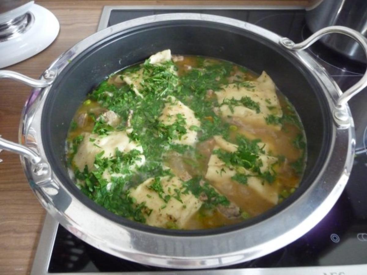 Suppen & Eintöpfe : Leberknödelsuppe mit Maultaschen - Rezept - Bild Nr. 14