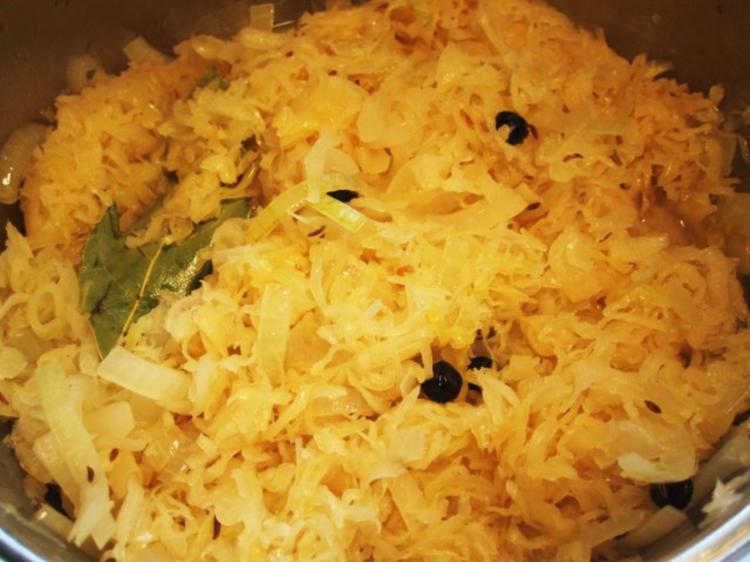 Sauerkraut mit Pökelfleisch - einfach - von mimi