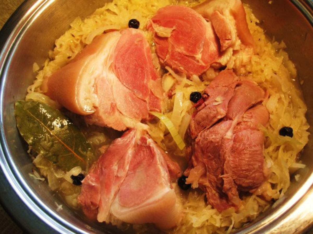 Sauerkraut mit Pökelfleisch - einfach - von mimi