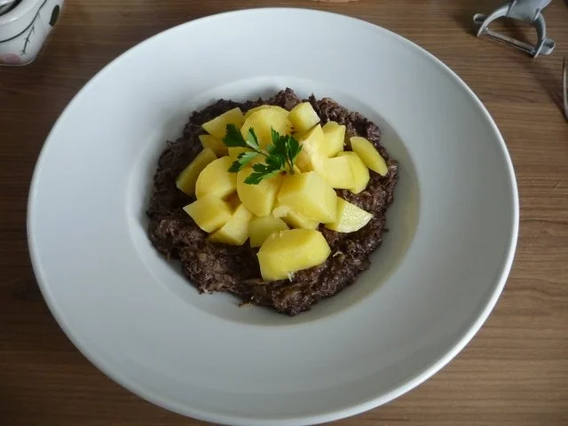 Rezept: Resteverwertung : Sauerkraut - Blutwurst mit Salzkartoffeln Bild Nr. 4 Resteverwertung : Sauerkraut - Blutwurst mit Salzkartoffeln - Rezept - Bild Nr. 4