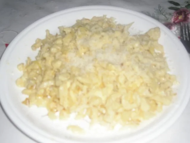 Rezept: Eierspätzle mit Käse Eierspätzle mit Käse - Rezept
