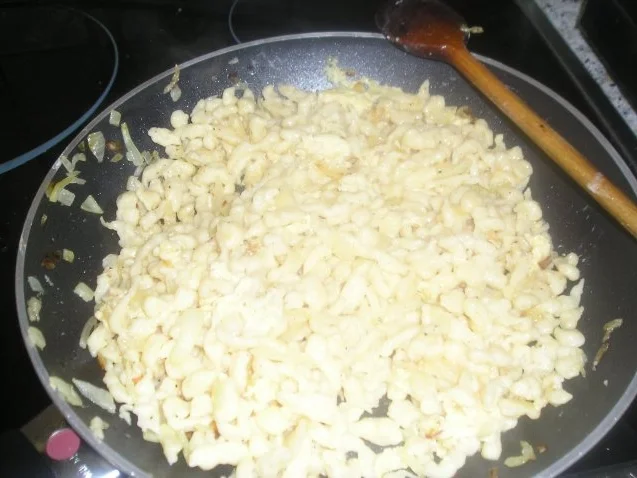 Rezept: Eierspätzle mit Käse Bild Nr. 6 Eierspätzle mit Käse - Rezept - Bild Nr. 6