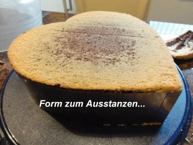 Rezept: Biskuit: ZEBRA - KUCHEN - HERZ Bild Nr. 10 Biskuit: ZEBRA - KUCHEN - HERZ - Rezept - Bild Nr. 10