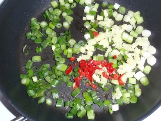 Rezept: Fettuccine al nero di seppia mit Tomaten-Champignonsoße Bild Nr. 2 Fettuccine al nero di seppia mit Tomaten-Champignonsoße - Rezept - Bild Nr. 2