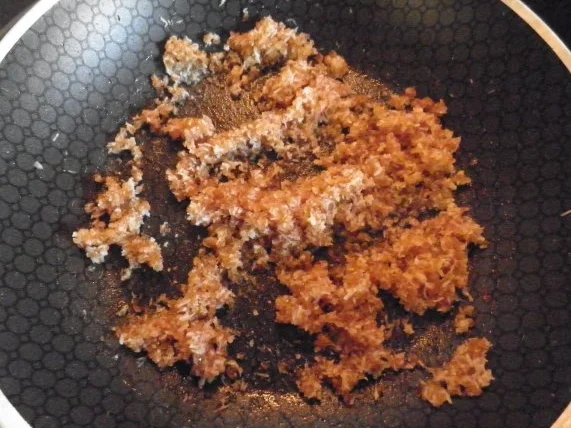 Rezept: Quarkklößchen auf Himbeerspiegel und brauner Kokosbutter Bild Nr. 4 Quarkklößchen auf Himbeerspiegel und brauner Kokosbutter - Rezept - Bild Nr. 4