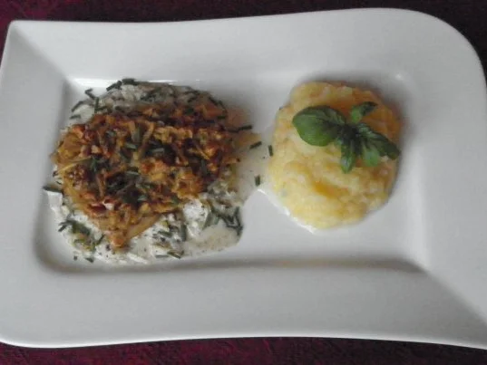 Rezept: Kürbis - Püree und Kabeljau mit Kürbis- Nusskruste auf Apfelsoße Bild Nr. 11 Kürbis - Püree und Kabeljau mit Kürbis- Nusskruste auf Apfelsoße - Rezept - Bild Nr. 11