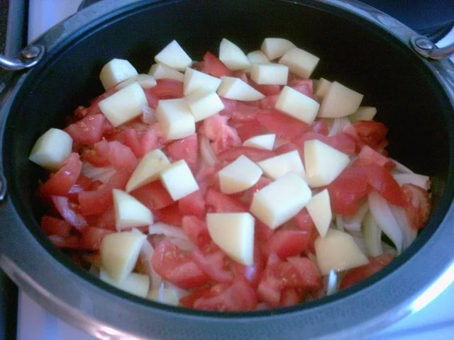 Rezept: Hackbällchen mit Kartoffeln in Soße Bild Nr. 10 Hackbällchen mit Kartoffeln in Soße - Rezept - Bild Nr. 10