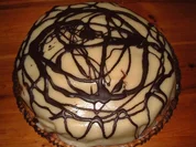 Marzipan Schokokusssahnetorte mit Eierlikör - Rezept