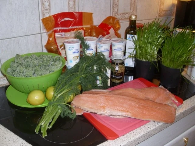 Überbackenes Lachsfilet mit Zitronen-Rahm-Spinat - Rezept - Bild Nr. 2