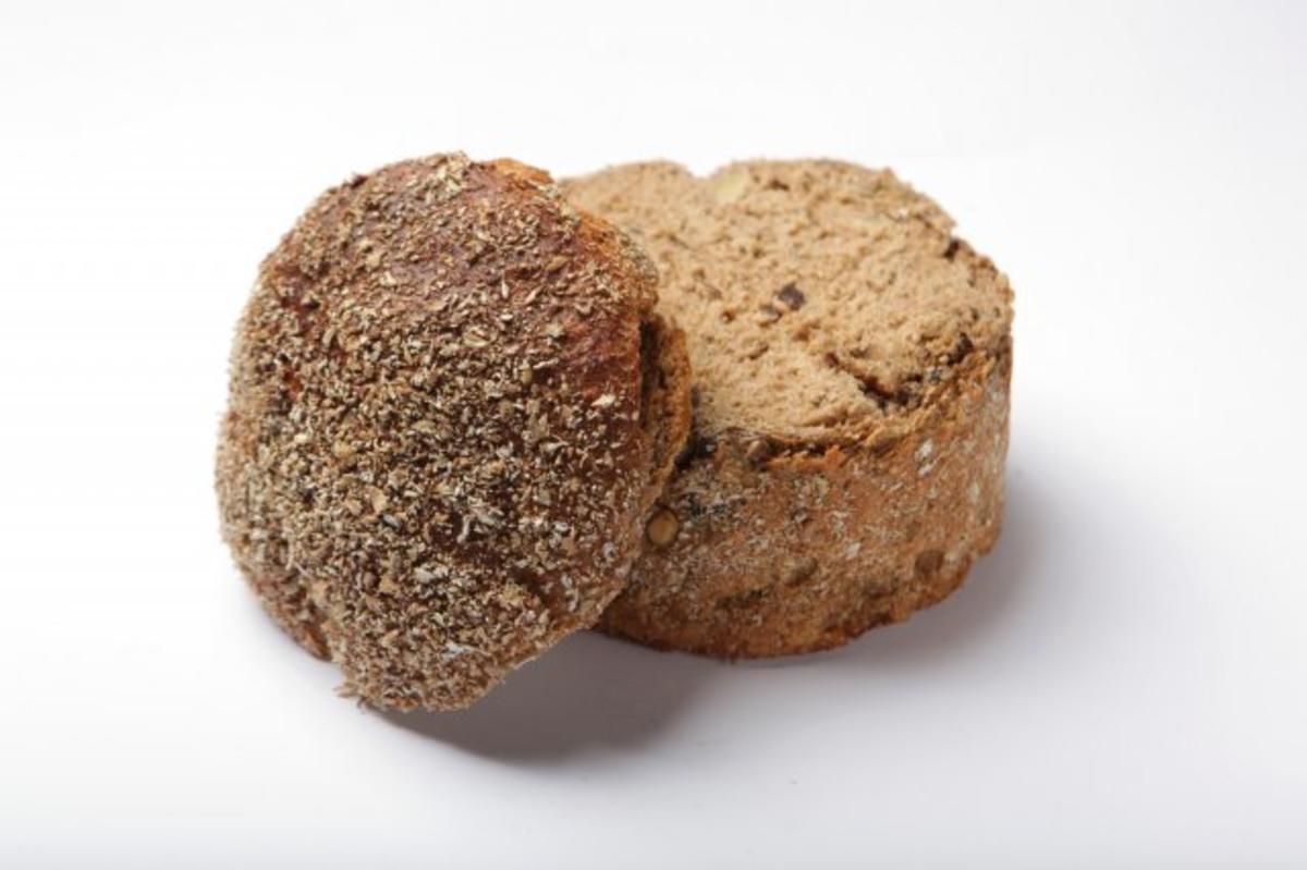 Backpflaumenbrot mit Zutaten für einen Brotlaib und fertigen Sauerteig
(vom Bäcker) Rezept von RTL-Nord