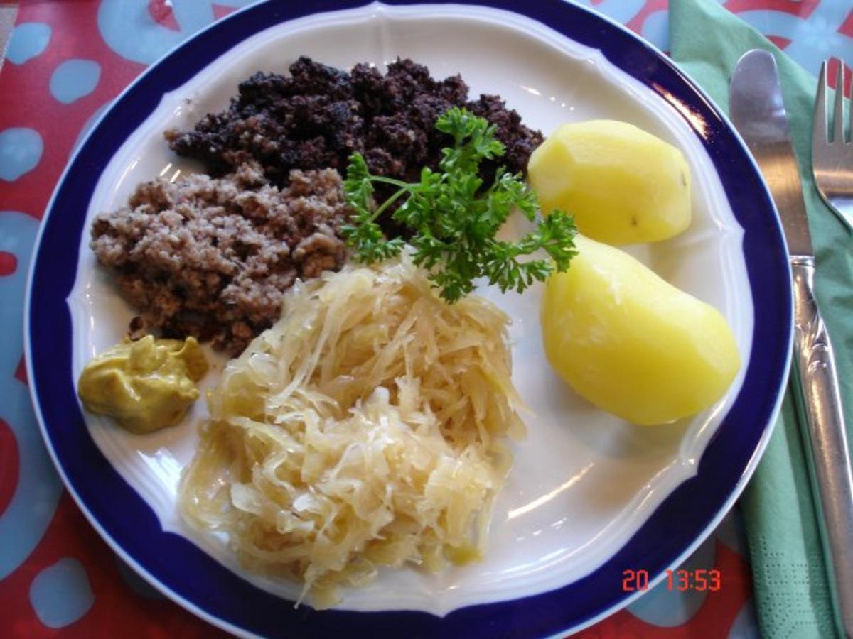 Bilder für Blut- und Leberwurst ( Wellwürste ) mit Sauerkraut und Salzkartoffeln - Rezept