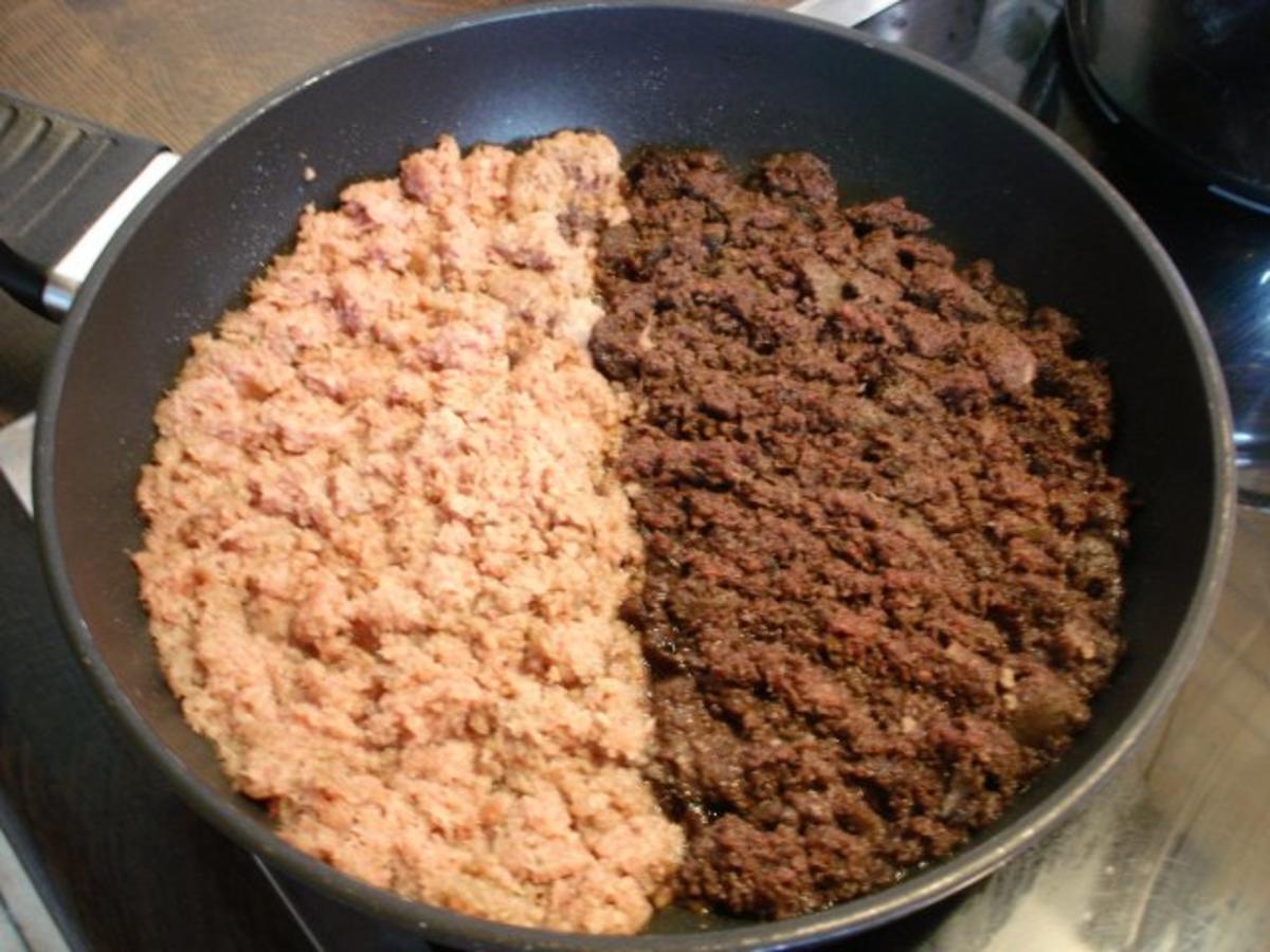 Blut und Leberwurst Wellwürste mit Sauerkraut und Salzkartoffeln