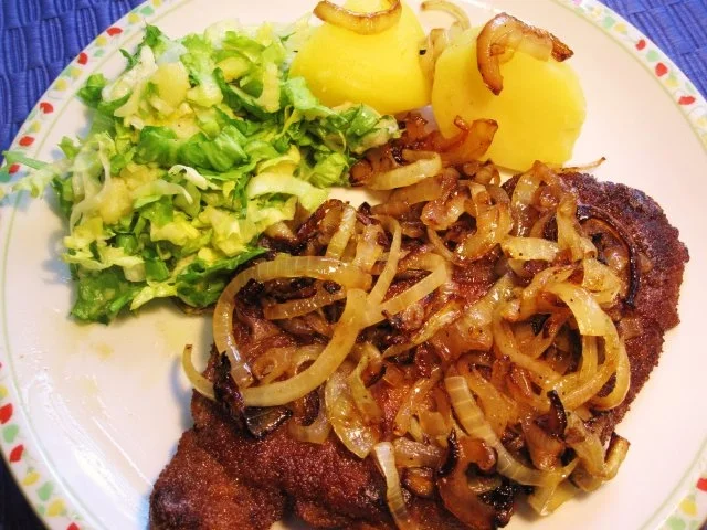 Zwiebel-Schnitzel  (eine Rettungs-Aktion) ... - Rezept