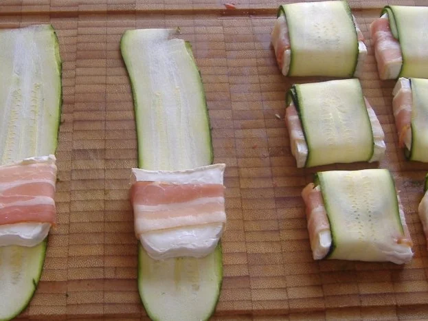 Ziegenkäsetaler mit Polentagnocchi und Paprikaschaum - Rezept - Bild Nr. 4