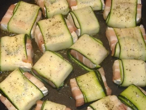 Ziegenkäsetaler mit Polentagnocchi und Paprikaschaum - Rezept - Bild Nr. 5