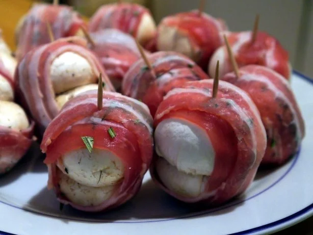 Rezept: Gefüllte Champignons im Speckmantel Bild Nr. 7 Gefüllte Champignons im Speckmantel - Rezept - Bild Nr. 7