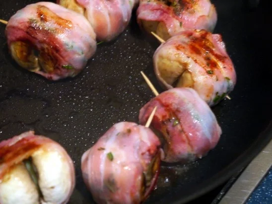 Rezept: Gefüllte Champignons im Speckmantel Bild Nr. 8 Gefüllte Champignons im Speckmantel - Rezept - Bild Nr. 8