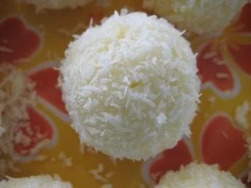 Kokos-Konfekt ("Raffaello") - Rezept