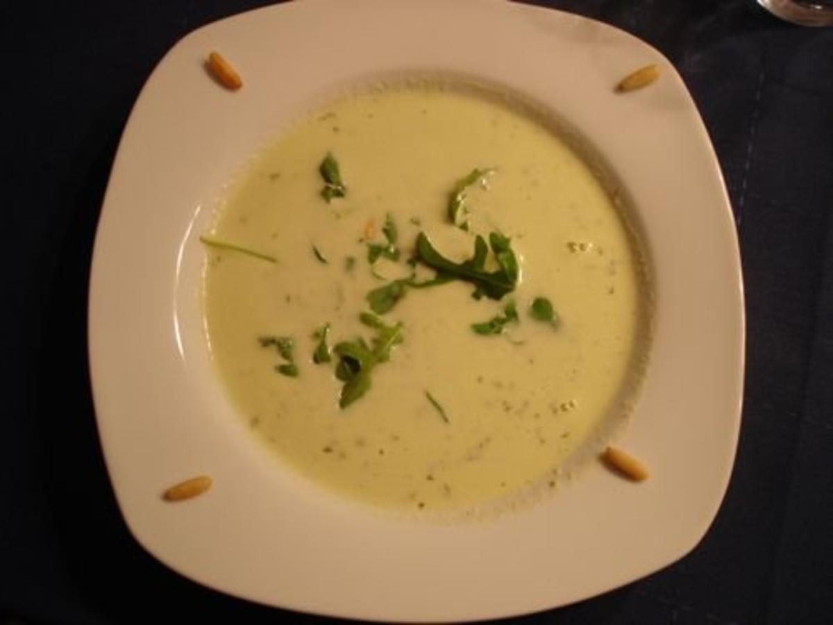 Feine Rucola-Cremesuppe - Rezept mit Bild - kochbar.de