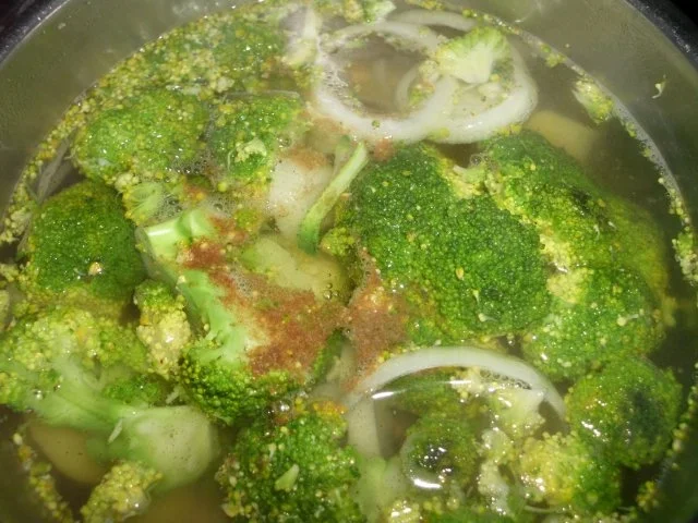 Rezept: Broccolisüppchen Bild Nr. 2 Broccolisüppchen - Rezept - Bild Nr. 2