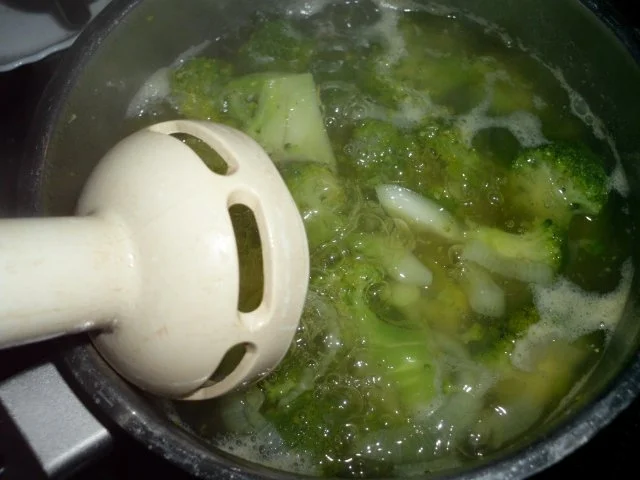 Rezept: Broccolisüppchen Bild Nr. 4 Broccolisüppchen - Rezept - Bild Nr. 4