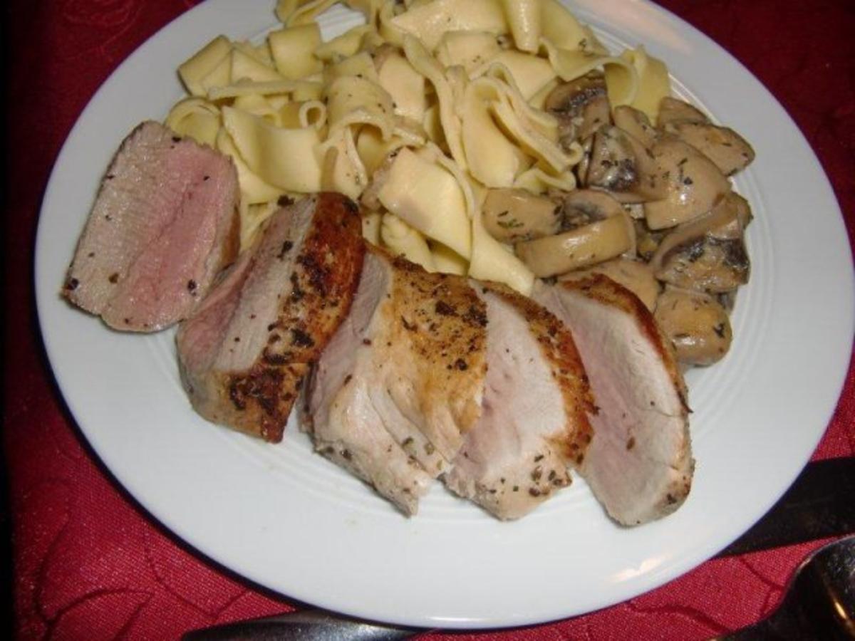 Schweinefilet auf Bandnudeln mit Champignons - Rezept - Bild Nr. 5