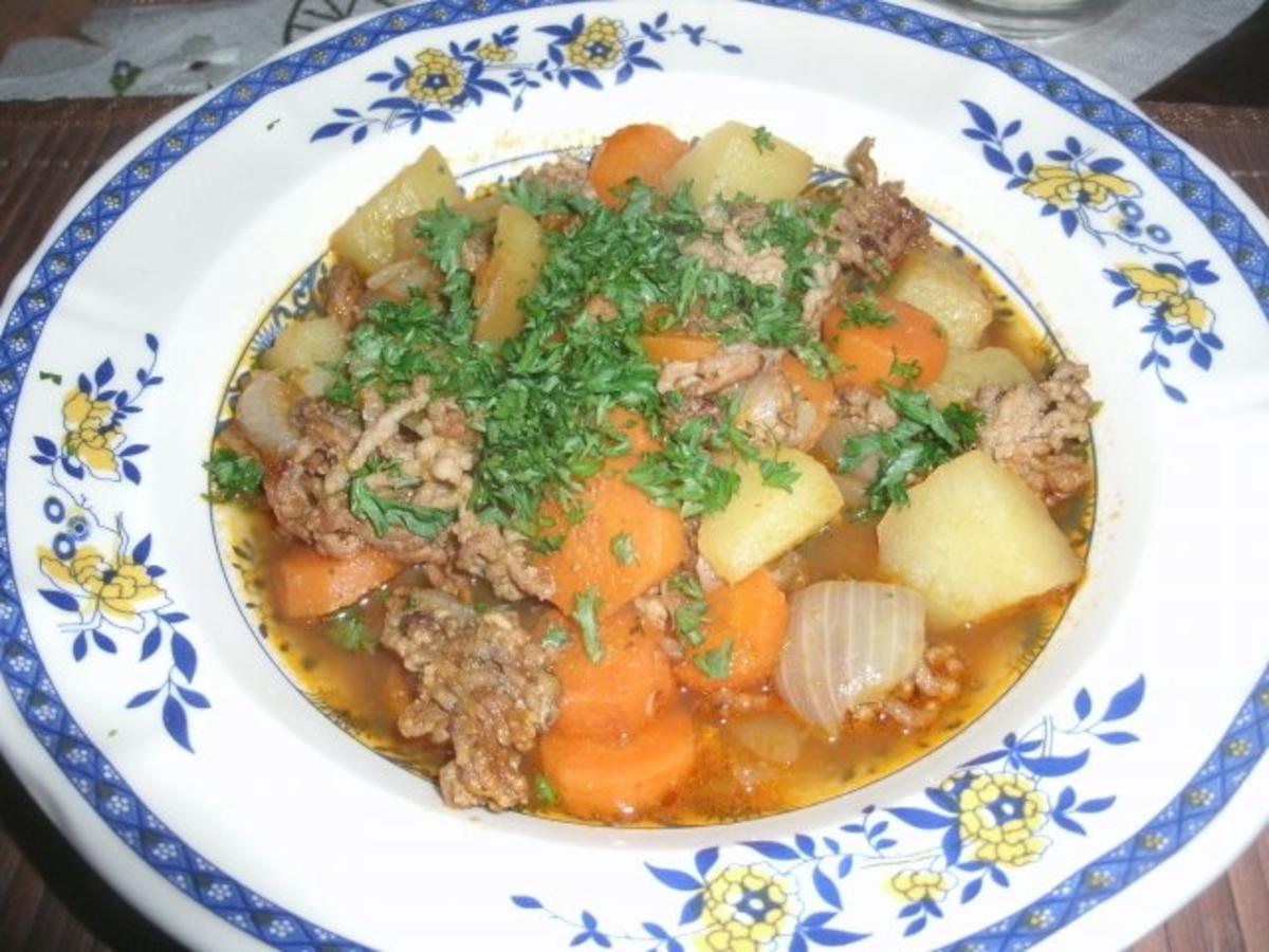 Kartoffel-Hackeintopf mit Möhren - Rezept - kochbar.de