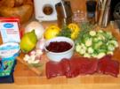 HIRSCHSCHNITZEL AN COGNAC - PREISELBEERRAHMSAUCE MIT GEFÜLLTEM APFEL UND ROSENKOHL - Rezept